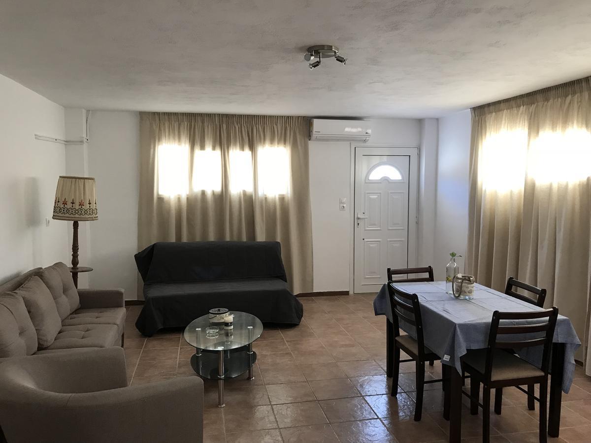 Villa Filoxenia Amarynthos Eksteriør billede