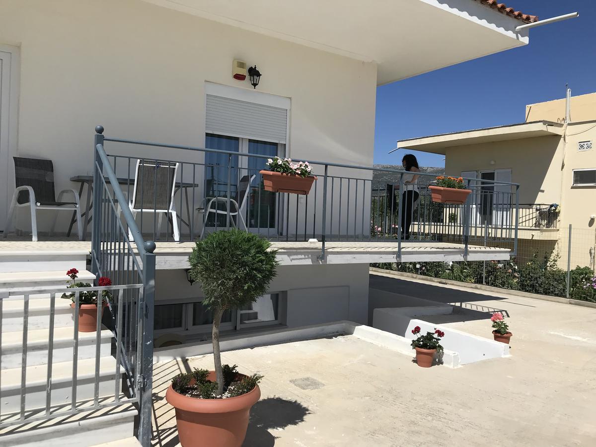 Villa Filoxenia Amarynthos Eksteriør billede